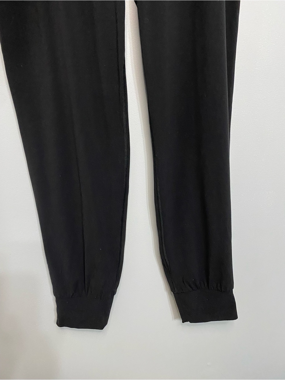 Athleta Salutation Black Jogger Women’s Size L - Picture 4 of 8